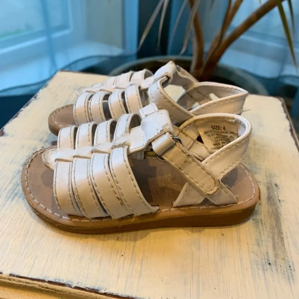 Gymboree White Sandal  Size 4